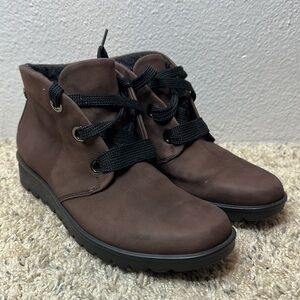HARTJES SHARKY AUBERGINE NUBUCK CHUKKA BOOTS